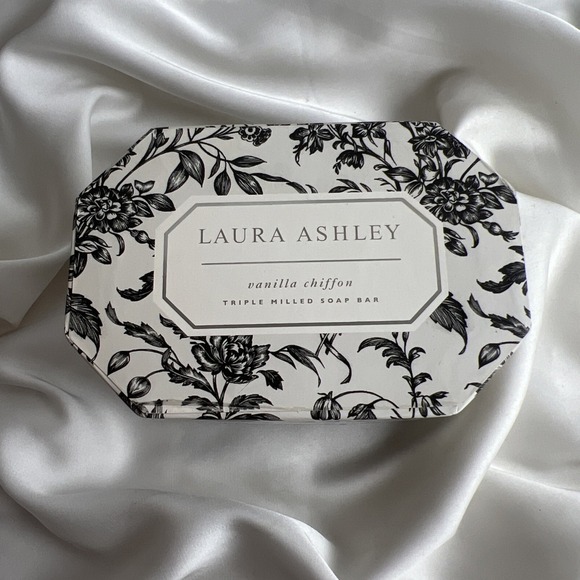 Laura Ashley "Vanilla Chiffon" 8.8oz Triple Milled Pure Vegetable Soap Bar - Picture 1 of 3